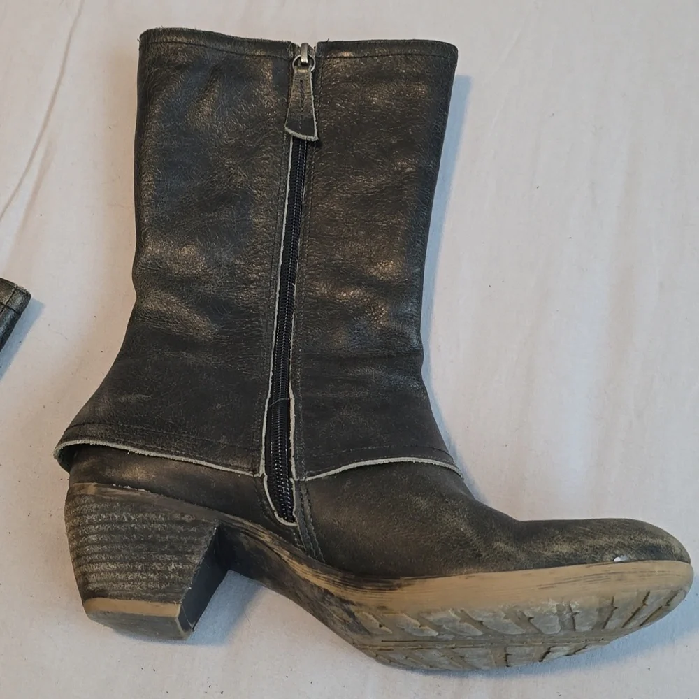 Women's Black Leather Boots - Picture 6 of 10